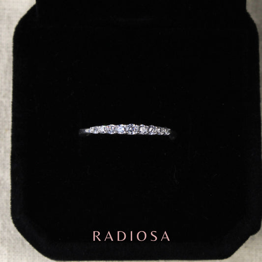 Anillo Susurro Eterno Media Alianza en Plata 925