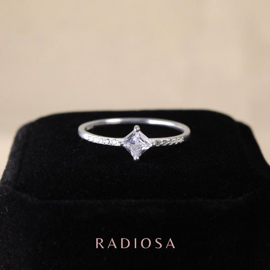 Anillo Estrella Guía Rombo Eterno en Plata 925