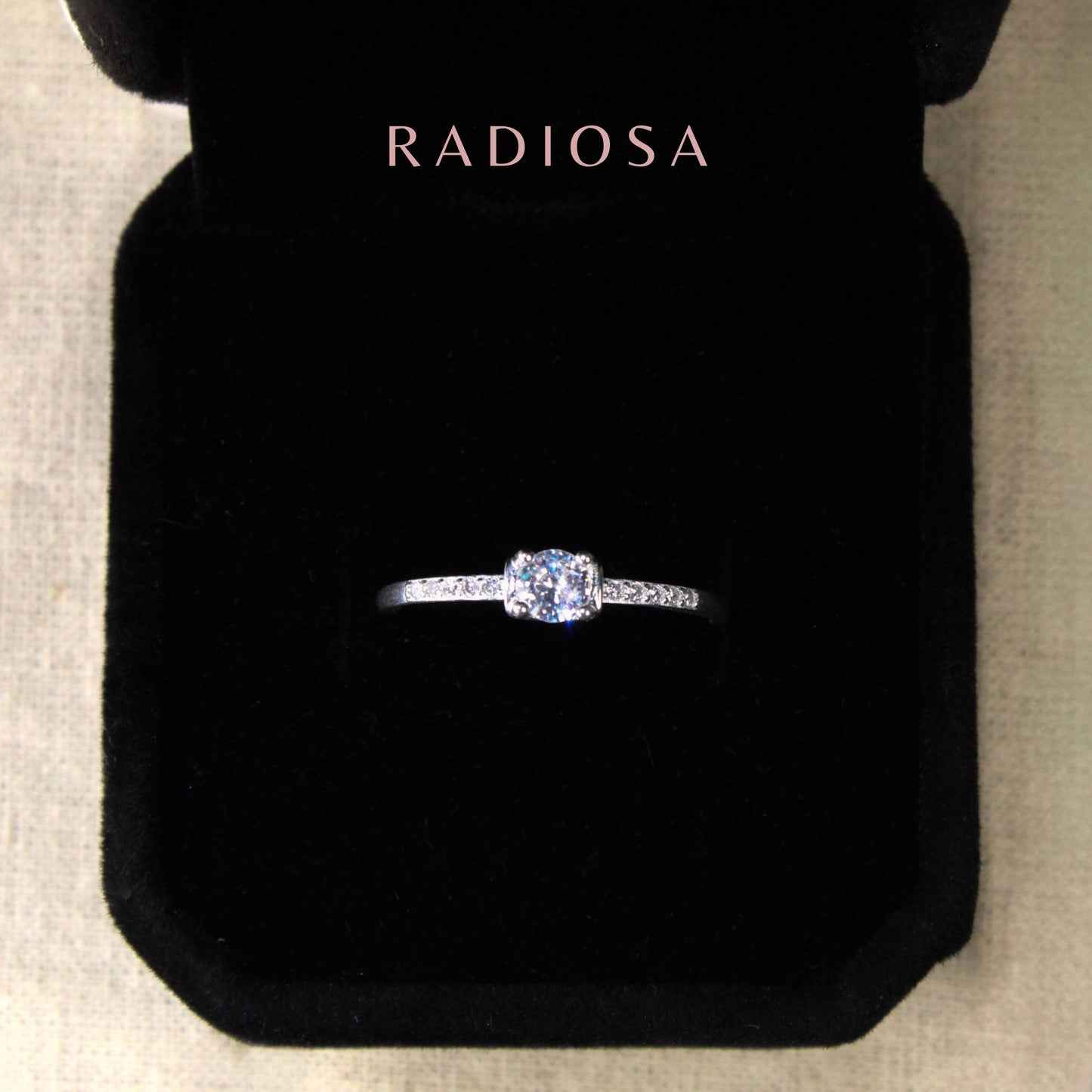 Anillo Encuentro Eterno Solitario Flotante en Plata 925