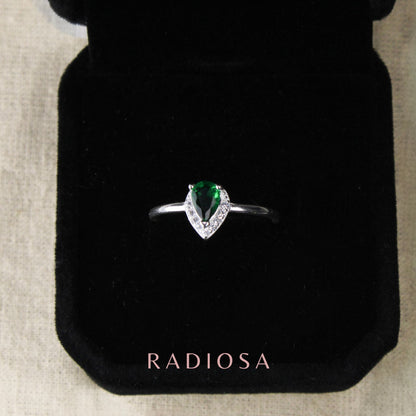 Anillo Lágrima Verde Halo Abrazo en Plata 925