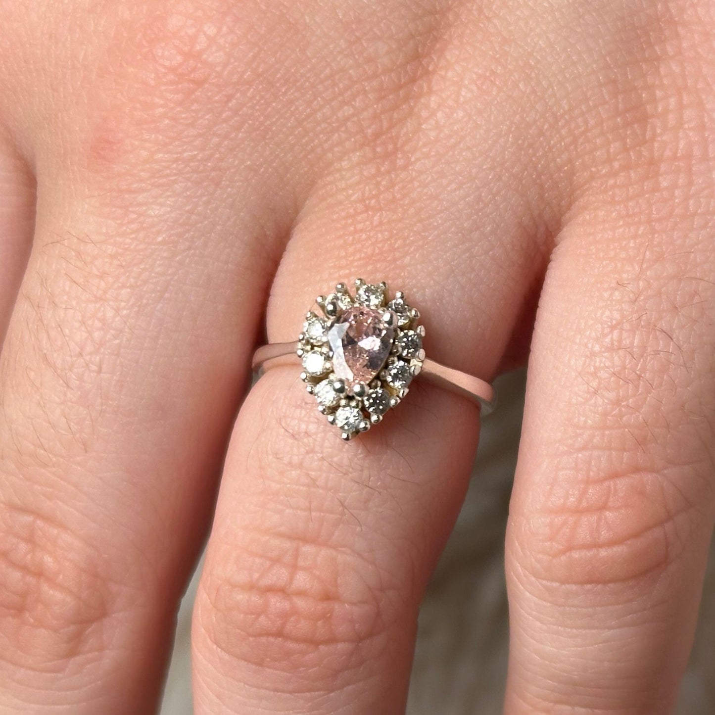 Anillo Lágrima Rosa Halo Plata 925