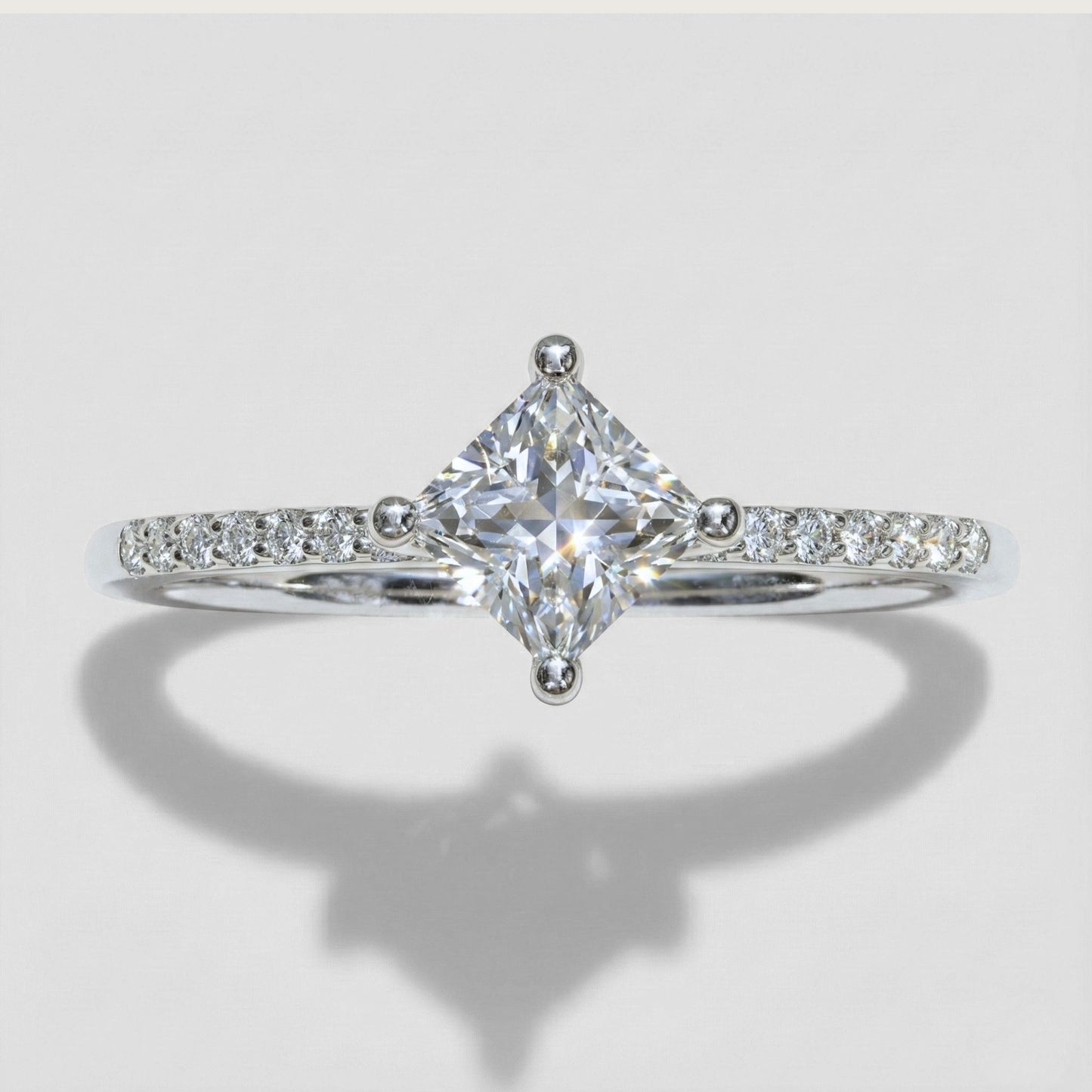 Anillo Estrella Guía Rombo Eterno en Plata 925