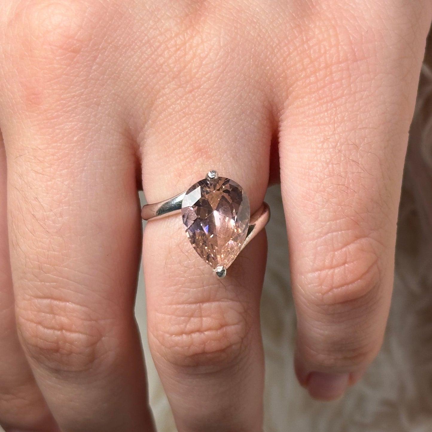 Anillo Gota Rosado en Plata 925