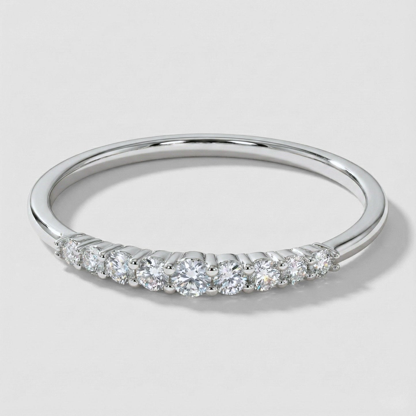 Anillo Susurro Eterno Media Alianza en Plata 925