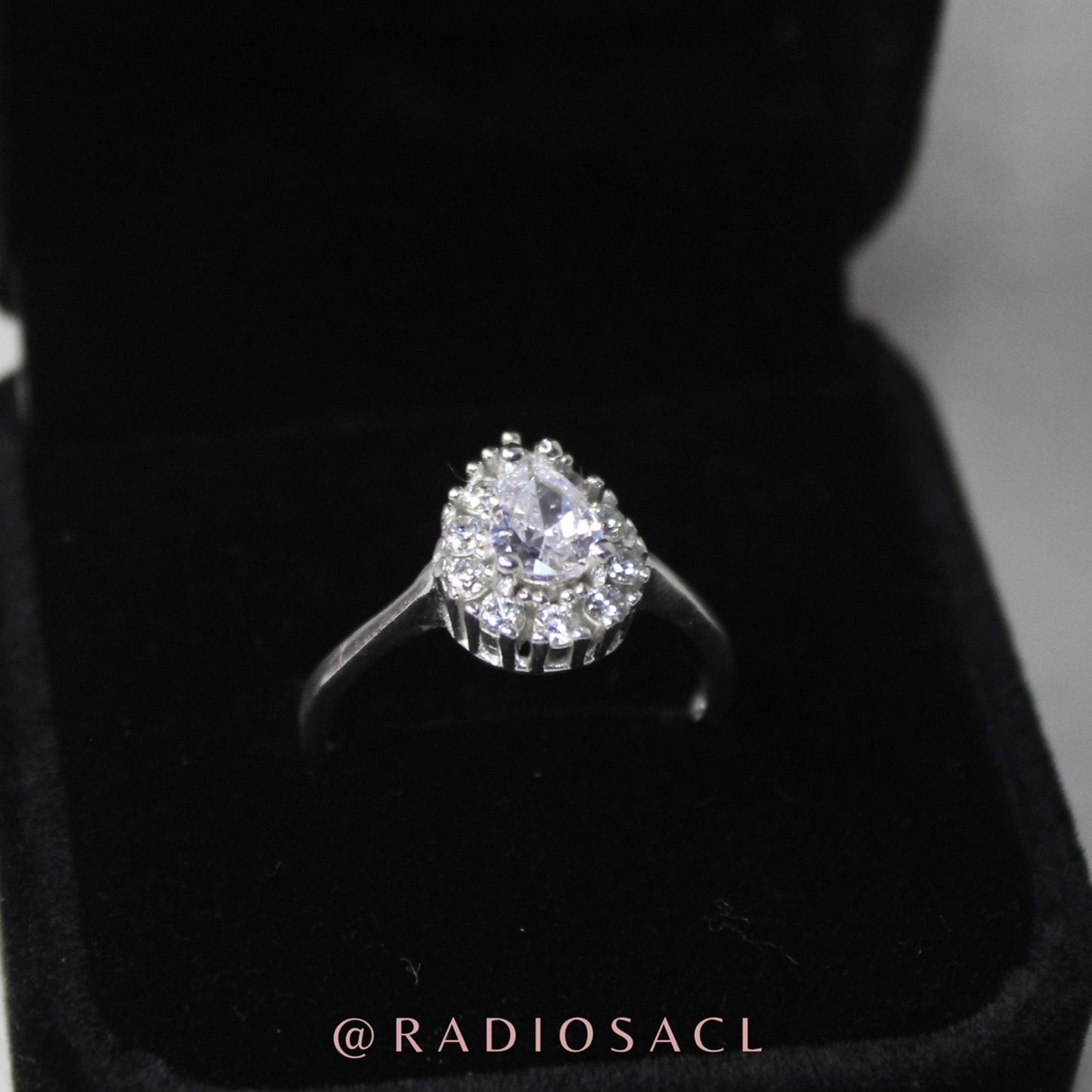 Anillo Lágrima Halo Plata 925
