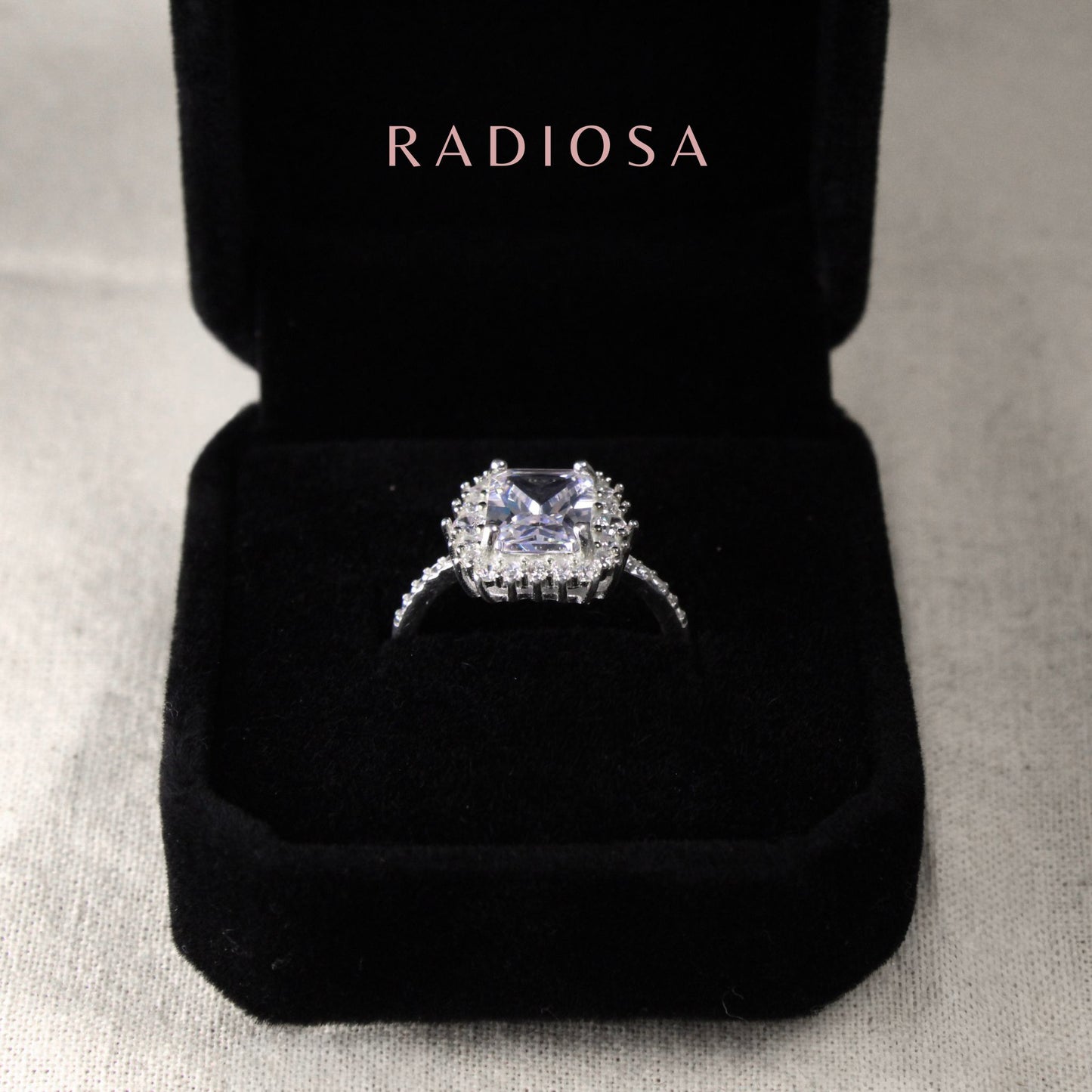 Anillo Halo Eterno Rectangular Portal de Luz en Plata 925