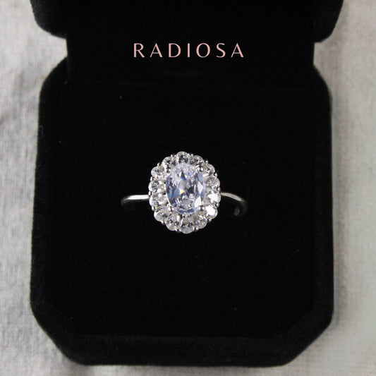 Anillo Halo Eterno Oval Radiante en Plata 925